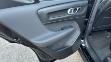 Volvo XC40 2.0 B3P Plus Dark 5dr Auto Petrol Estate